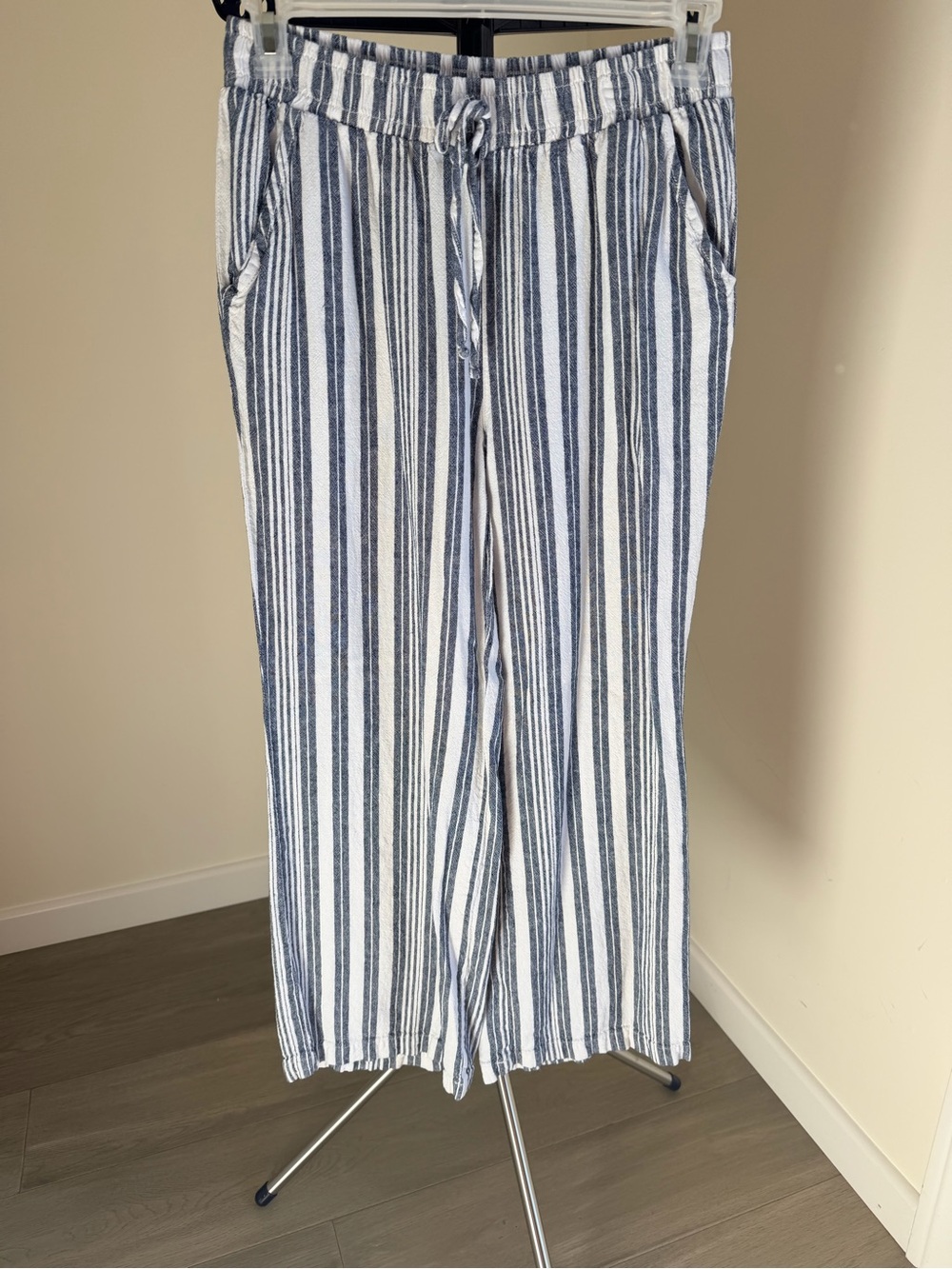 Briggs Navy and White Vertical Stripe Wide Leg Linen-Blend Pants size 12